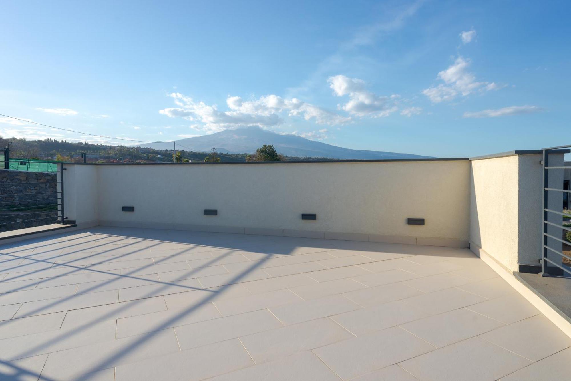 Paolimura , & Apartment Aci Catena
