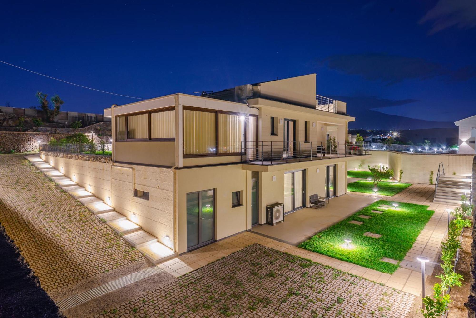 Paolimura , & Apartment
